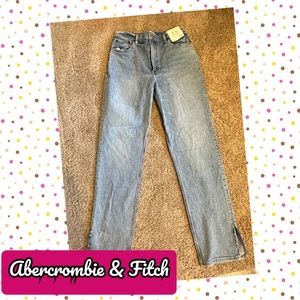 Abercrombie & Fitch 90’s Straight Jeans⚫️